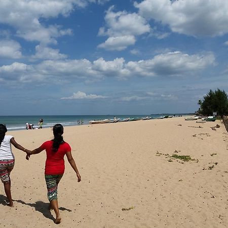 Marine Tourist Guest House At Negombo Beach Exterior foto