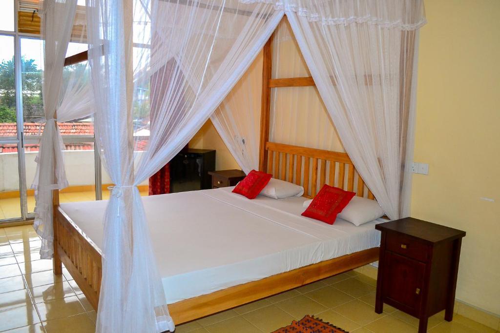 Hotel Marine At Negombo Beach Habitación foto