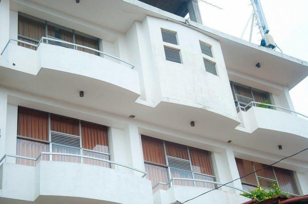 Hotel Marine At Negombo Beach Exterior foto